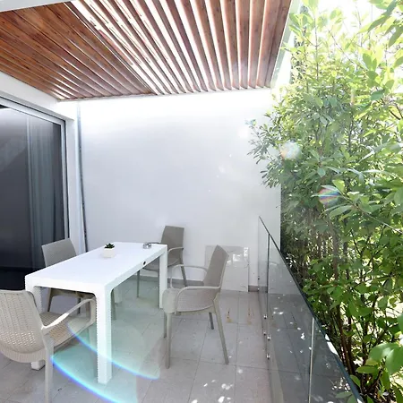 Liv Luxury Marina Bay Apartment Vlorë