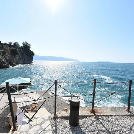 Liv Luxury Marina Bay * Vlorë